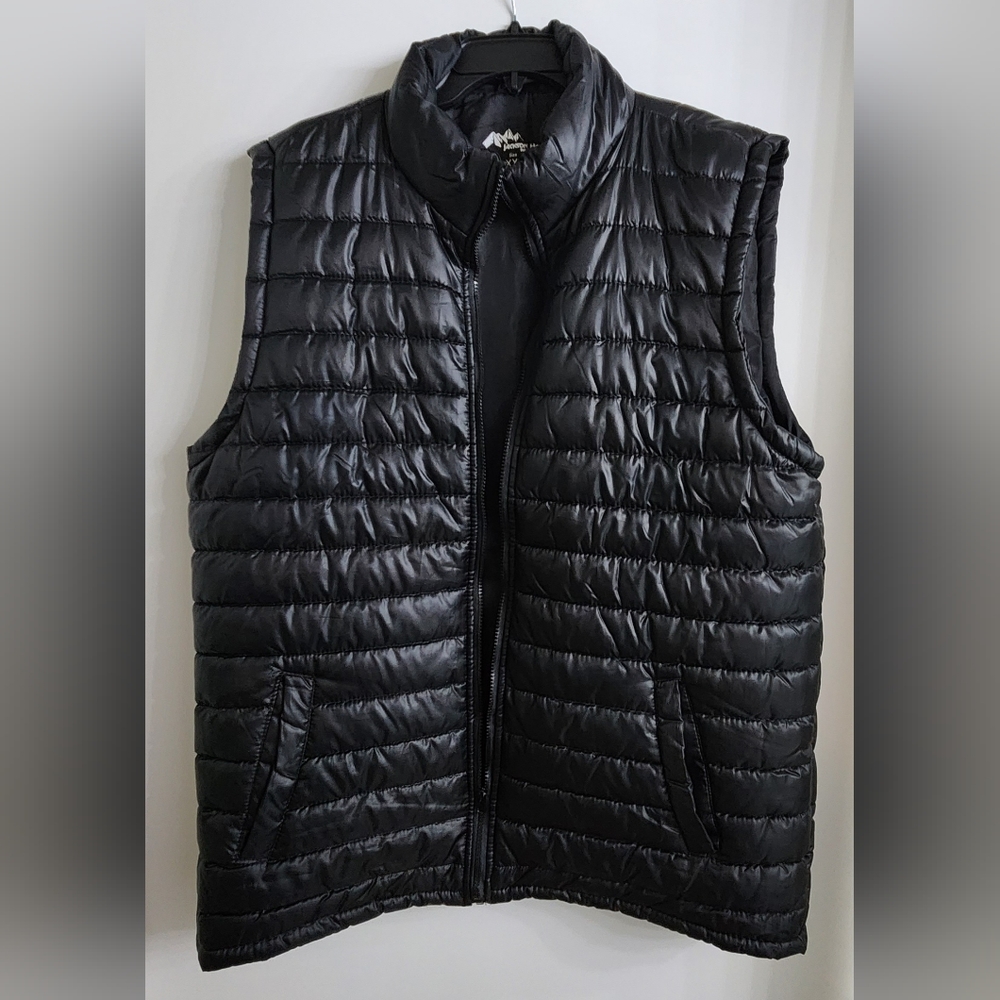 Jackson Hole Outerwear Black Puffer Vest XXL/2XL Full Zip Machine Washable VGC!